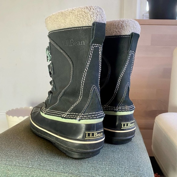 L.L. Bean Lace Up Women’s Snow Boot - Picture 3 of 14